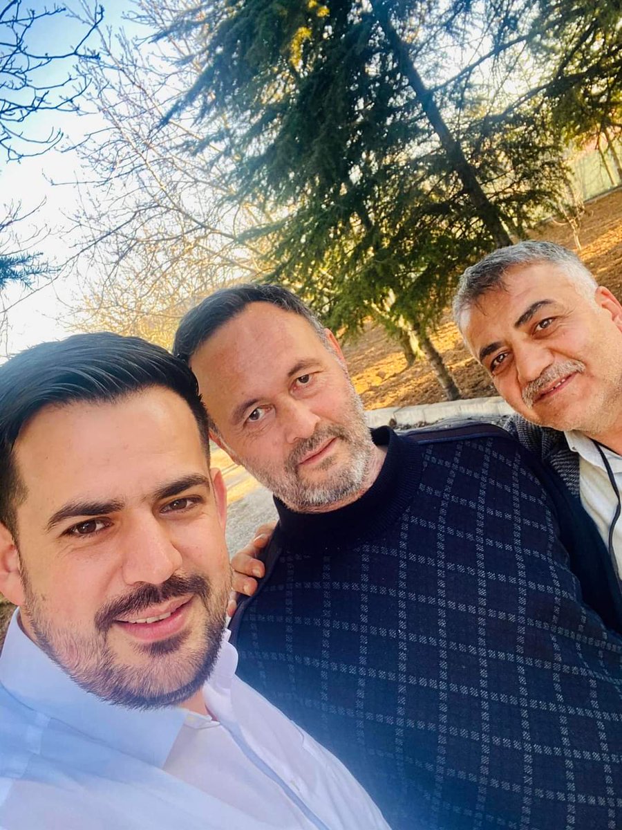 emrahdogan71's tweet photo. Dost düğünde halaya, ölümde tabuta omuz verendir. Biz dostumuzun her daim yanındayız, ayrılmayız. https://t.co/GxPTbXz5b7
