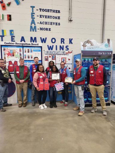ramellea's tweet photo. #871frontend #cashierofthemonth1665 @Lowes https://t.co/g7nhnKE2fi