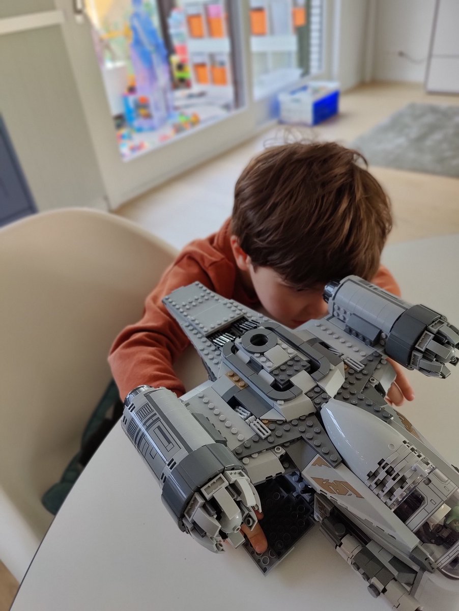 KarelPelck's tweet photo. When the little one picks up your passions... 🤓
#GeekQualityTime #FamilyFun #StarWars #Lego #LegoStarWars https://t.co/xSGuZCJMJe