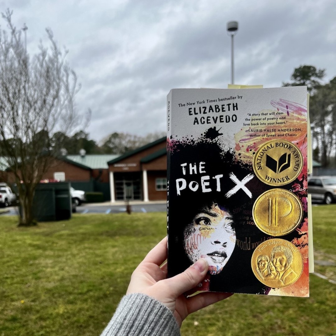 WRLibrary's tweet image. Outreach to the students at the Merrimac Juvenile Detention Center continues as librarian Emma Pruss leads a book group with female residents reading the award-winning novel-in-verse The Poet X, by Elizabeth Acevedo. #wrlteens #librariesforeveryone #wrloutreach