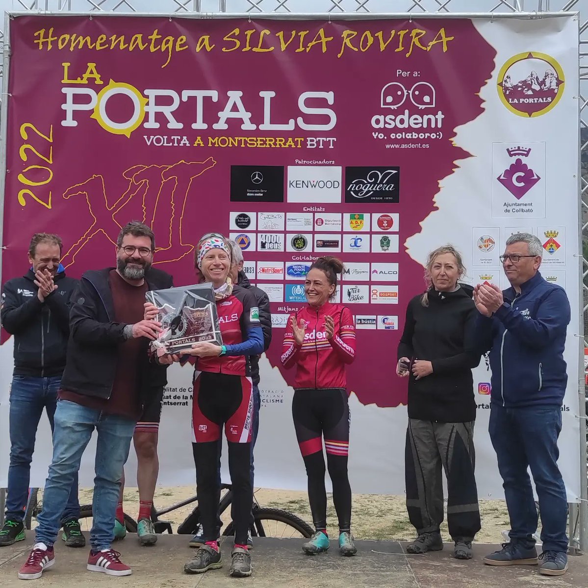 👏 Merescut homenatge a tot un referent del ciclisme femení al nostre país: Sílvia Rovira 👏👏

@silvirovi_rutes #collbato #elbruc #marganell #castellbellielvilar #monistroldemontserrat #olesademontserrat #esparreguera #esportcat #asdent #laportals #montserrat #MTB #mountainbike