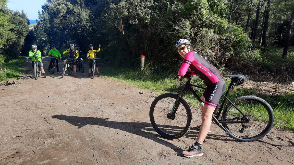 gorintxo's tweet photo. Domingos diferentes.
#mtb #barakabike #gofgetxo https://t.co/XXBX44YyOY