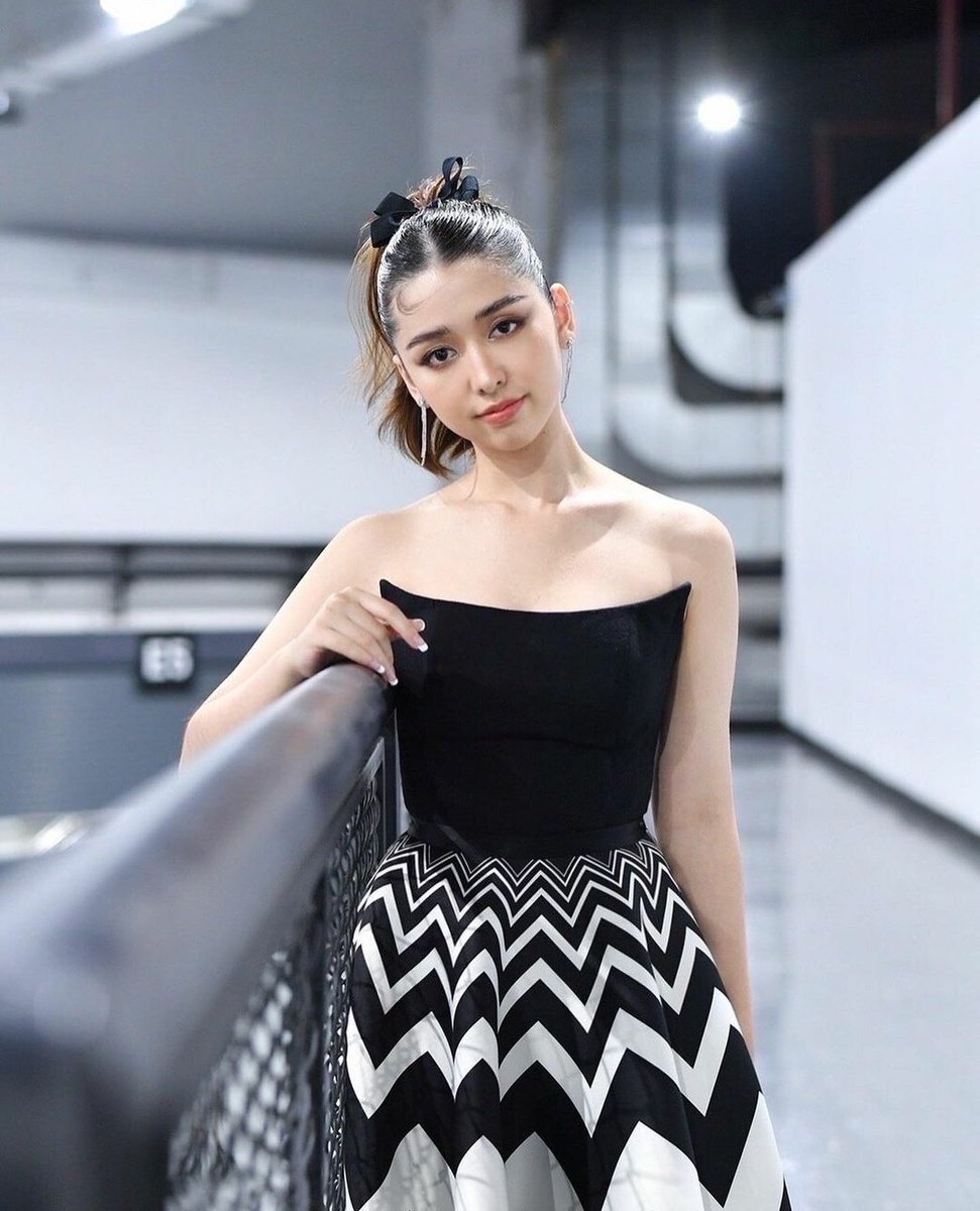 ii0u3's tweet image. She had a face straight out a magazine.   😊😊

#JaneBNK48