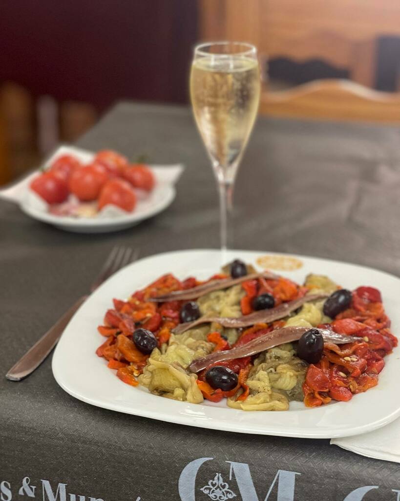 CanalsiMunne's tweet photo. Escalivada a la Brasa en el Restaurante de @canalsimunne
.
.
.
.
#escalivada #brasa #escalivadaalabrasa #cavalovers #cavagranreserva #comerensantsadurni #comerconcava #cavareserva #comerenelpenedes https://t.co/0nUm5IwiH4 https://t.co/Q0DRbIBNGK
