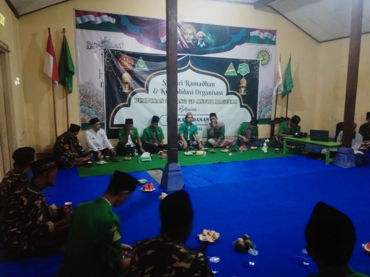 pwansorjatim's tweet photo. Giat Turba Ramadhan PC GP Ansor Magetan malam ini di PAC GP Ansor Kawedanan, diisi dgn Silaturrohim, Sosialisasi Akreditasi PAC, Perekonomian Pengenalan produk ekonomi kerakyatan, Sosialisasi Diklat Paralegal dari LBH Ansor dan Sosialisasi hasil Rakerwil

#SpiritBaruAnsorJatim https://t.co/cMxPRrmldE