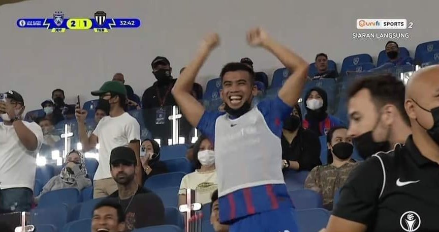 BolaSepakTRG's tweet photo. FT: @OfficialJohor 2-1 @FCTerengganu
Kekalahan kedua berturut-turut
Permainan lebih baik berbanding bertemu PJ City
Bolos 5, skor 1
Tercorot di dasar liga
Pandangan anda?
#BolaSepakTerengganu
#terengganufc
#JDTTFC https://t.co/JxrenpCnEQ