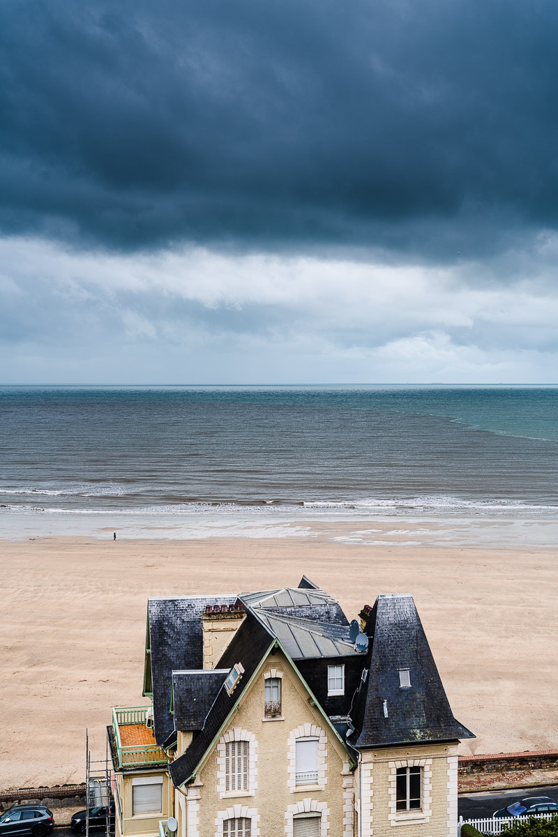 Pilonn's tweet photo. Rooftop

#Calvadosdepartement #normandie #normandy #picoftheday #photodujour  #NormandyNow  #Insta_Normandie #Calvados_Normandie  #loicpilon  #byloic #trouville #trouvillebeach #beach #plage #rochenoire
------------ https://t.co/qPUPlkLb4y