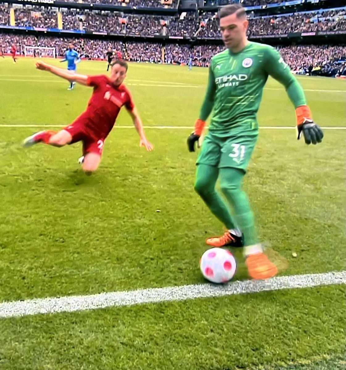 Sum up Ederson in one photo: