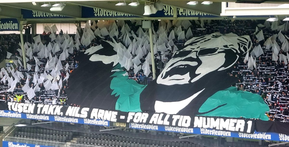 RBKfotball's tweet photo. Nils Arne Eggen ble hyllet med ett minutts applaus på Lerkendal før avspark. https://t.co/mw3cIJm01T