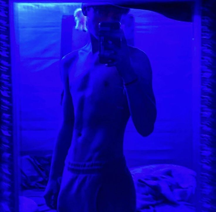 ︎ ︎             ❛🪶﹫haji's post. 

︎ ︎             quiere que le de pero
              que no se entere nadie
︎ ︎ ︎︎ ︎ ︎ ︎ ︎ ︎ ︎ ︎ ︎    
︎ ︎        ︎ ︎    #seductuvesunday  ︎ ︎︎