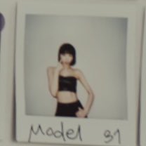 summerztwt's tweet photo. HYBE STOP GATEKEEPING THIS POLAROID https://t.co/1QH2vXWeJw