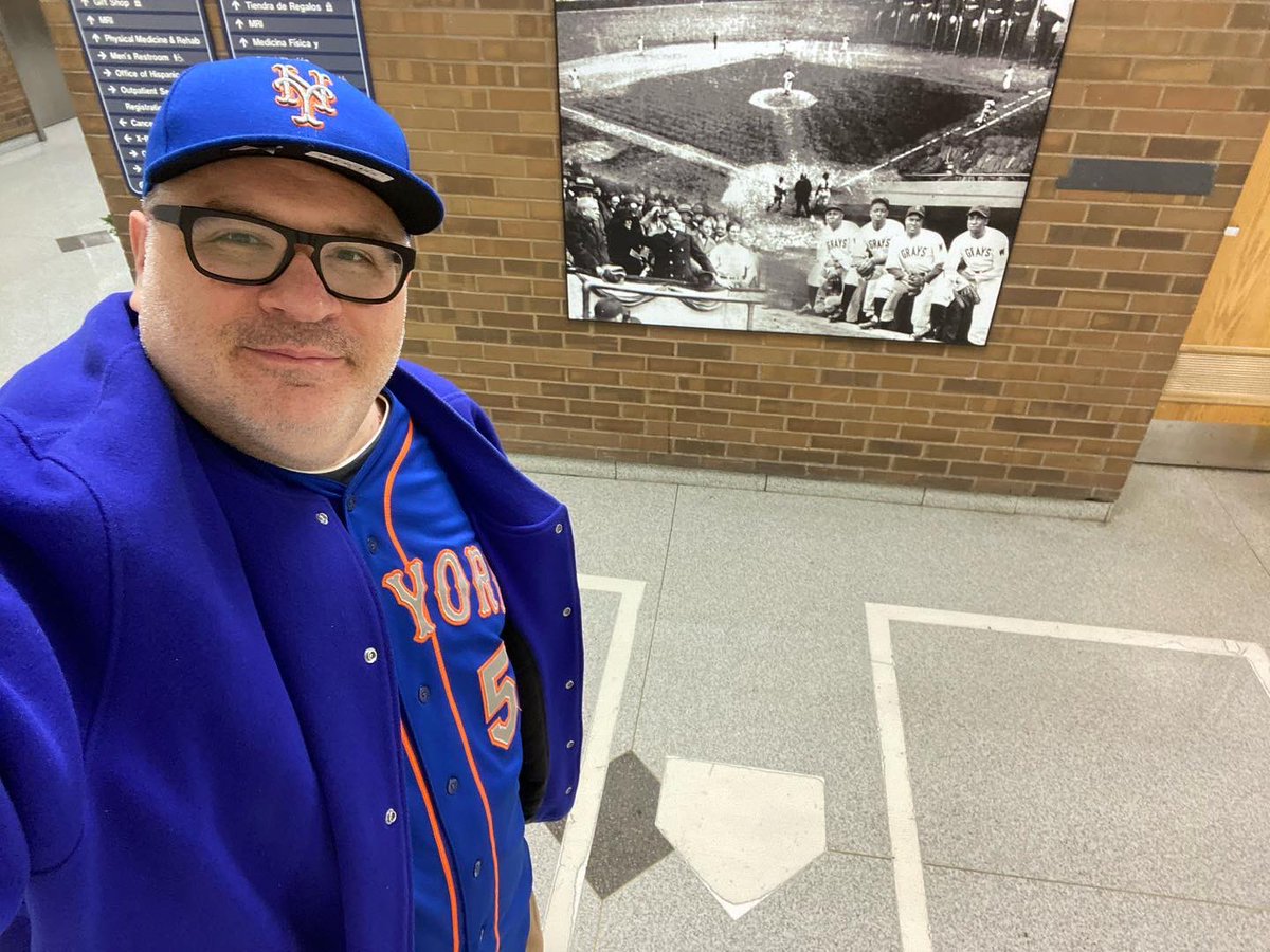 JohnCerilli's tweet photo. Found some @lost_ballparks yesterday in #WashingtonDC! Saw markers for both #GriffithStadium and 1886’s #CapitolPark aka #SwampdoodleGrounds. Griffith Stadium is commemorated inside @HowardUniv Hospital. The @Smithsonian’s @PostalMuseum stands on Swampdoodle. #baseball ⚾️ 🏟 https://t.co/fZ9g6gKWzv