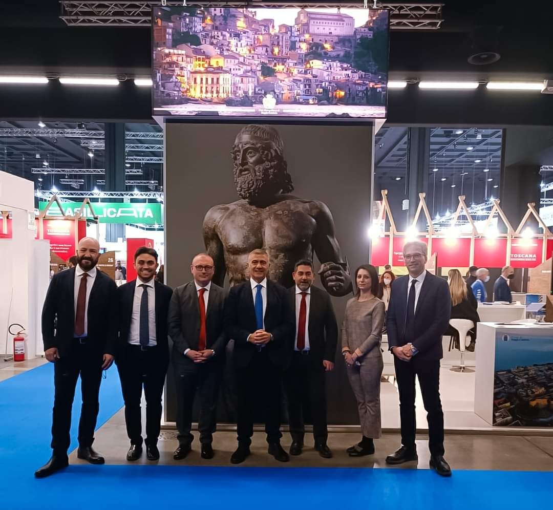 #ReggioCalabria alla conquista della <a href="/bitmilano/">BIT</a> di #Milano
Esordio positivo della Metrocity all’importante kermesse dedicata al Turismo con i #Bronzi di Riace attrattori principali della proposta presentata dal territorio #BIT #Turismo 

m.facebook.com/story.php?stor…