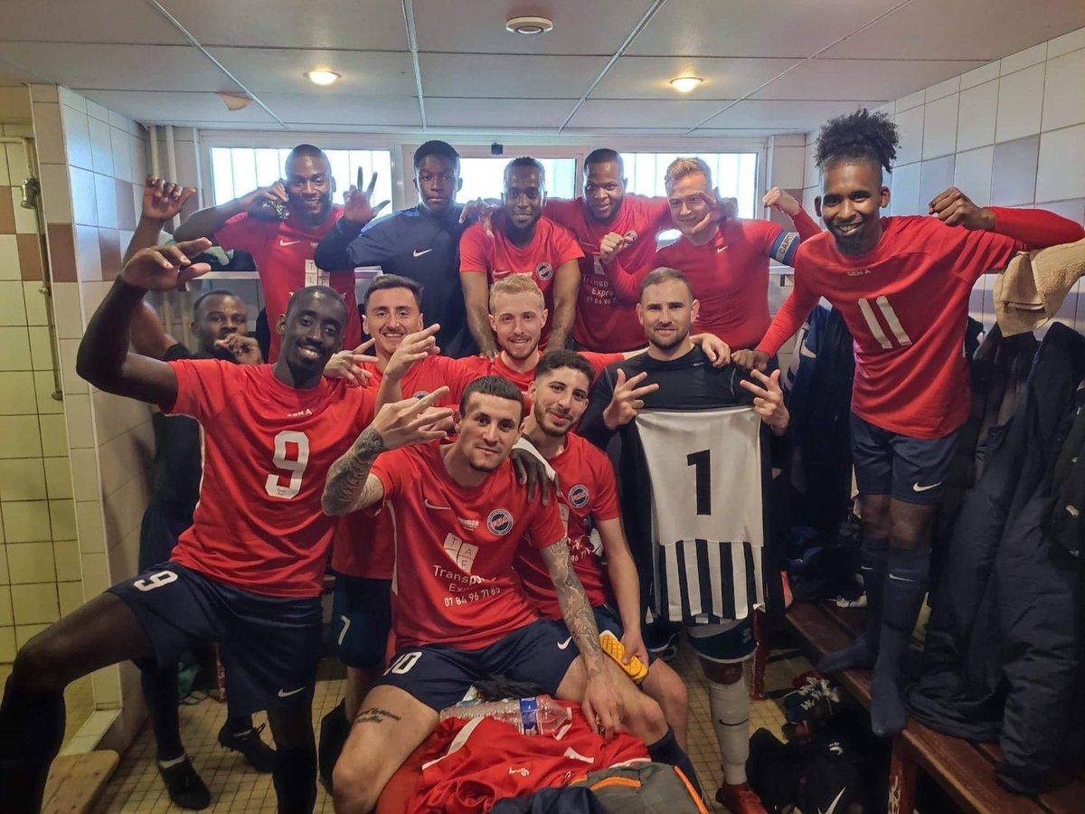 FCLC_'s tweet image. 🔴🔵⚽ 𝗦𝗲𝗻𝗶𝗼𝗿𝘀 𝗥𝟯 - 𝗥é𝘀𝘂𝗹𝘁𝗮𝘁 💪

𝗙𝗖𝗟𝗖 𝟯-𝟬 𝗠𝗘𝗥𝗨 
⚽⚽ Tiago Da Costa 
⚽ Romain Abdallah   

Belle victoire de notre équipe fanion face à Meru. Un match de haut de tableau, accroché mais bien négocié par le groupe ✊