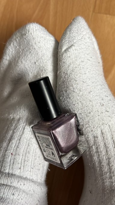 Doing customs with this polish on my toes today/tomorrow - get your booking in! Accepting cashapp/bank