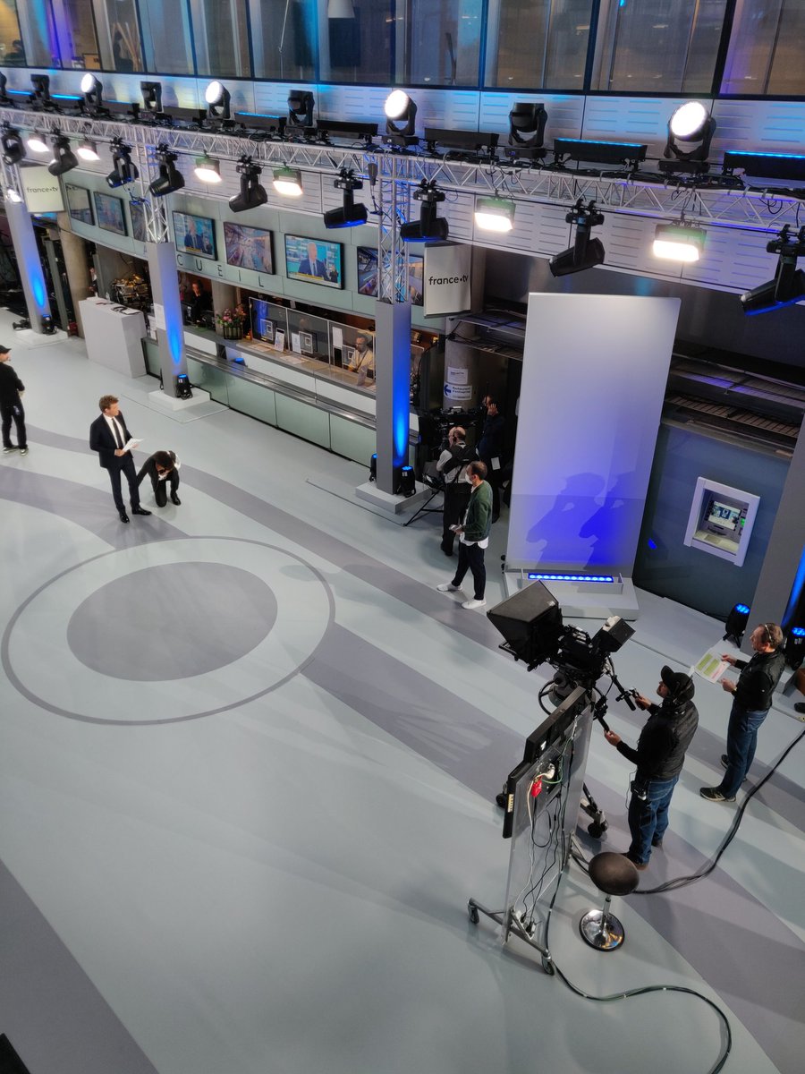 Aux premières loges pour ces #presidentielles2022 sur les antennes de France Télévisions