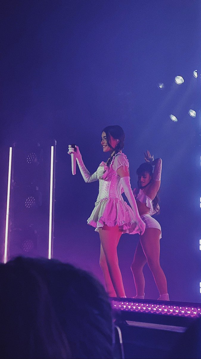 xlavanax's tweet photo. ♛ April 7th 2022 | Life Support Tour | Cologne, Germany ♛ @madisonbeer #LSTCologne https://t.co/t0JkrzTQR6