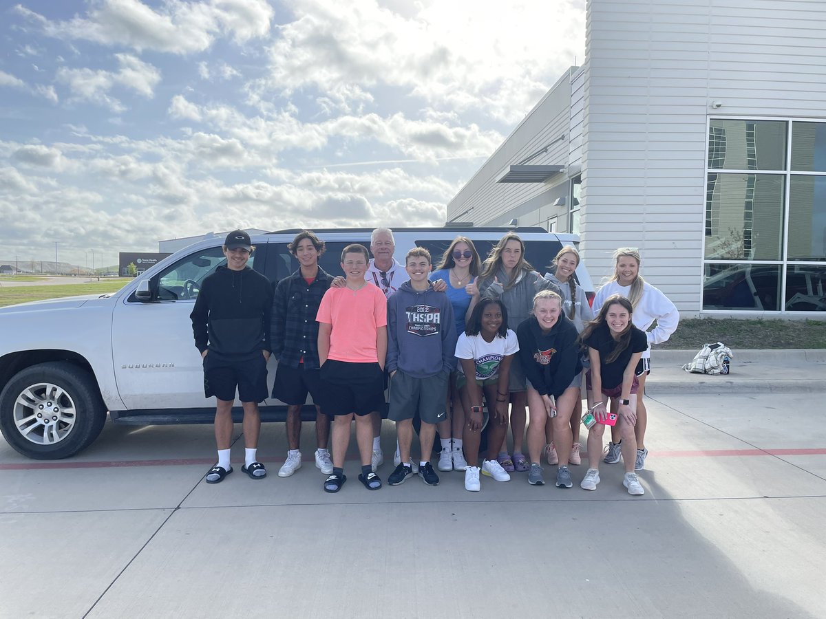 CardinalTennis1's tweet photo. Regional bound! #RedRed #TeamMelissa https://t.co/ckJtzVWXFx