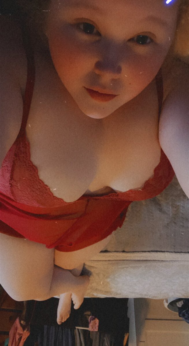 JayceeCook5's tweet photo. I love sitting around doing nothing, but I also love teasing people. Join my onlyfans for fun/sexy content! https://t.co/RcyZNd5LTV #onlyfans #sexy #onlyfanspromo #hot #of https://t.co/RO4BGjDET8