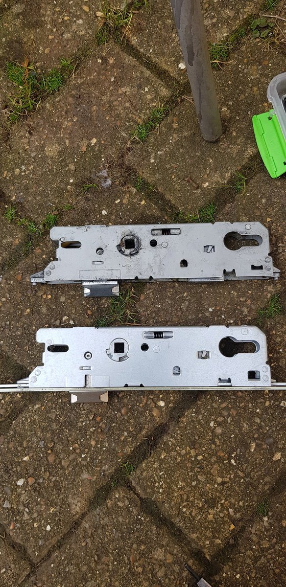 locksmith_lady's tweet photo. Sunday afternoon callout as the lock had completely jammed meaning the door couldn't be locked. #FemaleLocksmith #MiltonKeynes #Kingsmead #Buckingham #Surroundingareas https://t.co/UKszKZlJT6