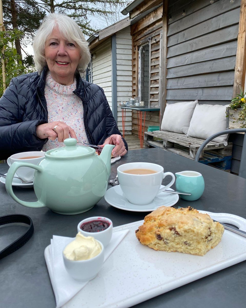 RadioKLG's tweet photo. Ooops I did it again! Huge scones at #AlwaysCake #styddgardens with mum @JeanLord70 https://t.co/ZWYAcbKxR7
