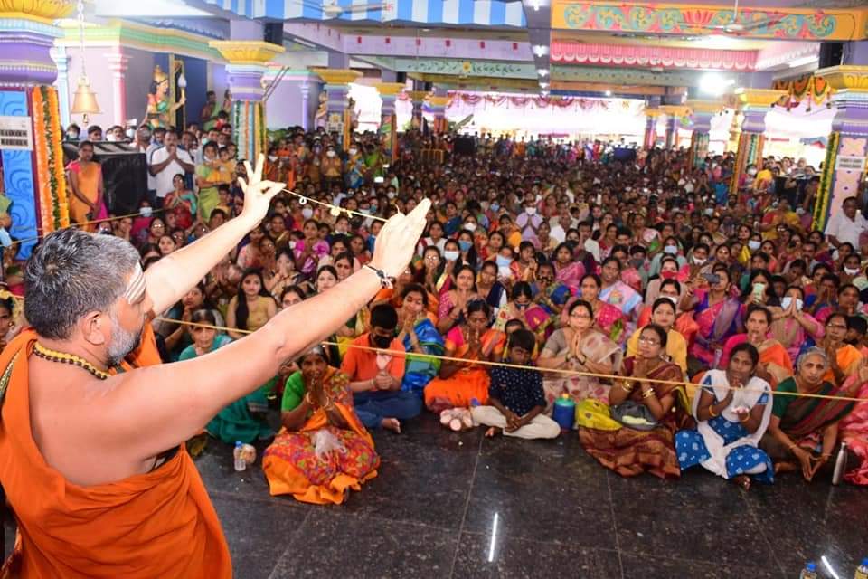 bandisanjay_bjp's tweet photo. Participated in Sri SeethaRama Kalyana Mahotsavam on the occasion of Sri Rama Navami at Sri Mahashakthi Devalayam, Karimnagar.
#JaiShreeRam #RamNavami #रामनवमी https://t.co/B3sfKfm1u3
