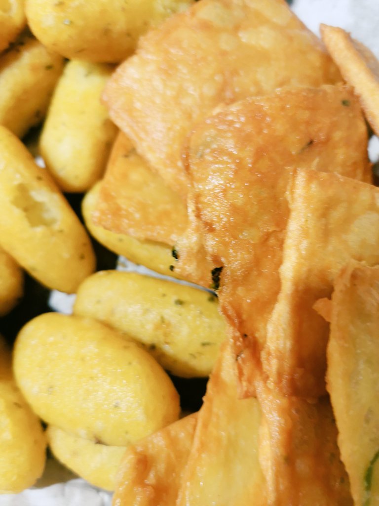 leseieventisei_'s tweet photo. #Palermo è anche questo:
#panelle e #crocchè anche se le chiamano #cazzilli 💛 https://t.co/4hOzSVkr3h