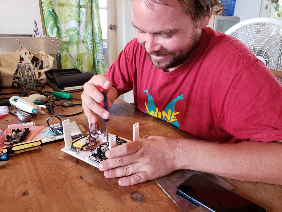 brenchieslab's tweet photo. @MakerBuoy showing us the insides of our open source drifting buoy -- awesome to have Wayne in #aruba for a few days with us to learn more about this awesome #oceanscience tool! 👩‍🔬 https://t.co/RdWWfE1sfS