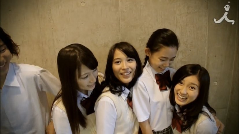 yuringoou's tweet photo. ひっさびさに黒の女教師役メイキング映像みてるけど太鳳ちゃんが賢人くんのことを「山﨑くん」って呼んでるのそれはそれでなかなかにエモいです。 https://t.co/zpJOBCxjqJ