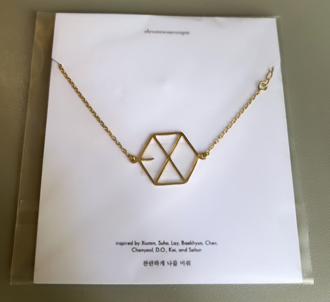 EXO 10th Anniversary GA (1&amp;2)

✨1127 EXO Bracelet✨

🖤 2 Winners
🤍 1 Silver Bracelet
💛 1 Gold Bracelet

- Please retweet, mbf
- Comment the colour you want

Remember to tag merchbot and go have a look at @eleventwoseven beautiful shop🥰

~ ends April 8th ~

<a href="/weareoneEXO/">EXO</a> #EXO