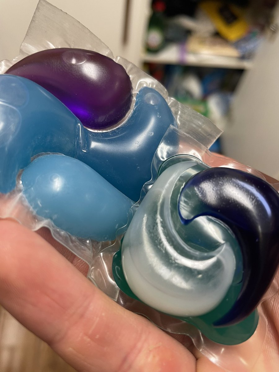 tomsimons's tweet image. why do these washing up thingy bastards smell so good but taste so damn bad