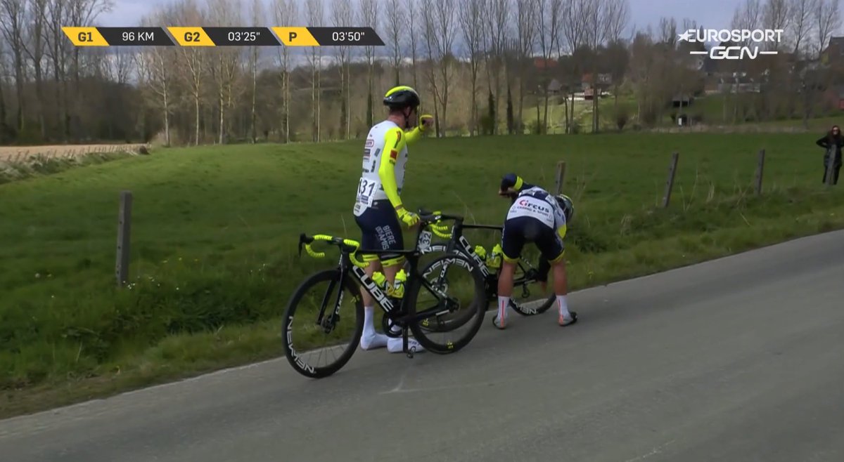 oh wow—old school teammate wheel change with thru-axle. Complex!