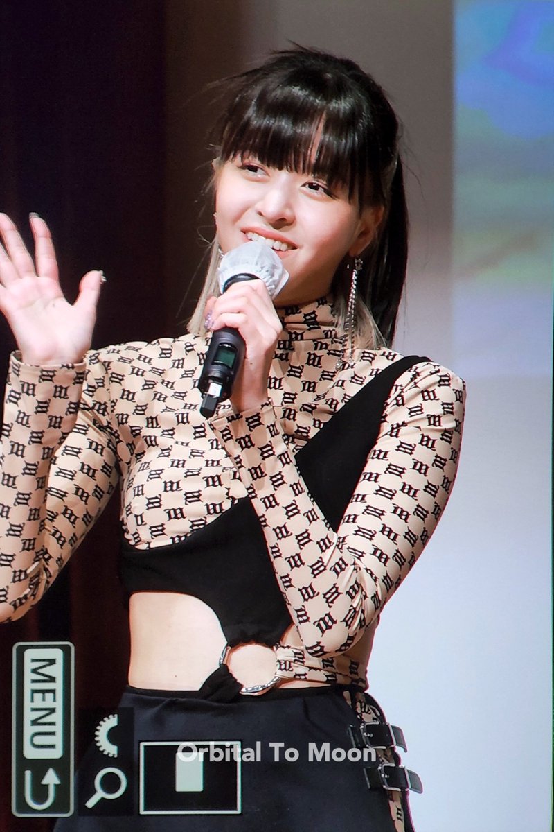 obitaltomoonLM's tweet photo. 220403 팬싸인 

#엔믹스 #릴리 #NMIXX #LILY #LILYM https://t.co/FOcIbY7yqH
