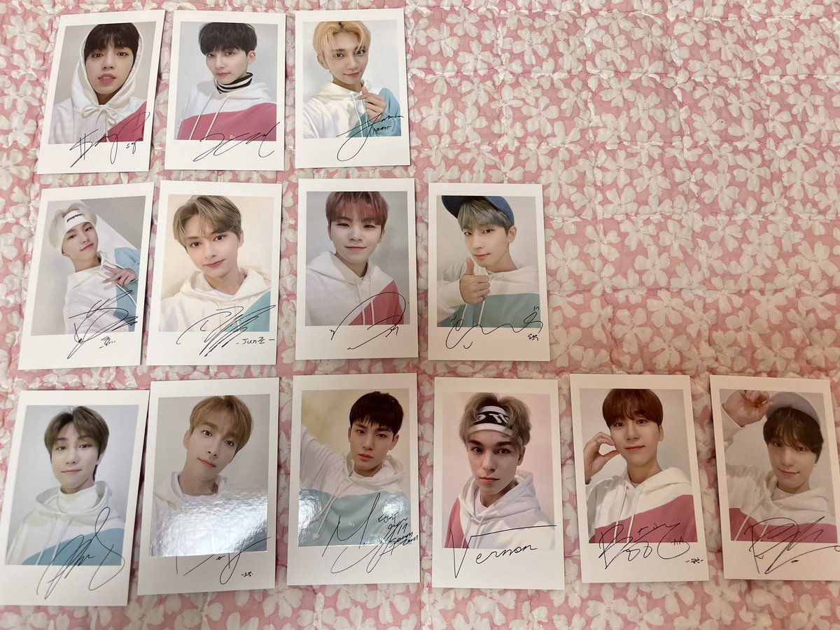 Z_fkf's tweet photo. 세븐�� 앨범 / 공굿 양도합니다.

히토리쟈나이 캐럿반 (포카 포함) 2.0
고잉세븐틴 잡지 (포카 - 블랙+화이트) 2.0
2020 캐럿랜드 폴라세트 - 1.2

운미포 가격입니다.
인증 가능하고 큰 하자는 없는데 하자 예민하신 분은 피해주세요😭

#세븐틴 #히토리쟈나이 #고잉세븐틴 #잡지 #캐럿랜드 #폴라 https://t.co/65xwPyKq8H