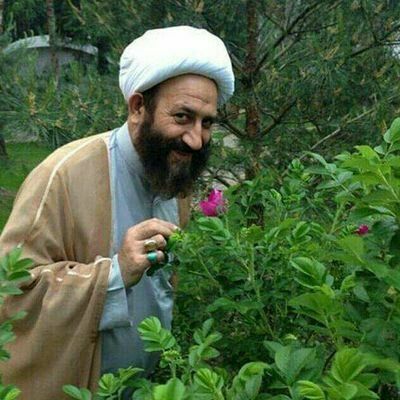 Moostaafaa_'s tweet photo. @Ashvagh_Sh @haniyeh_2000 گل بدون خار نمیشه☹️ https://t.co/Wo5Q2ngpp3