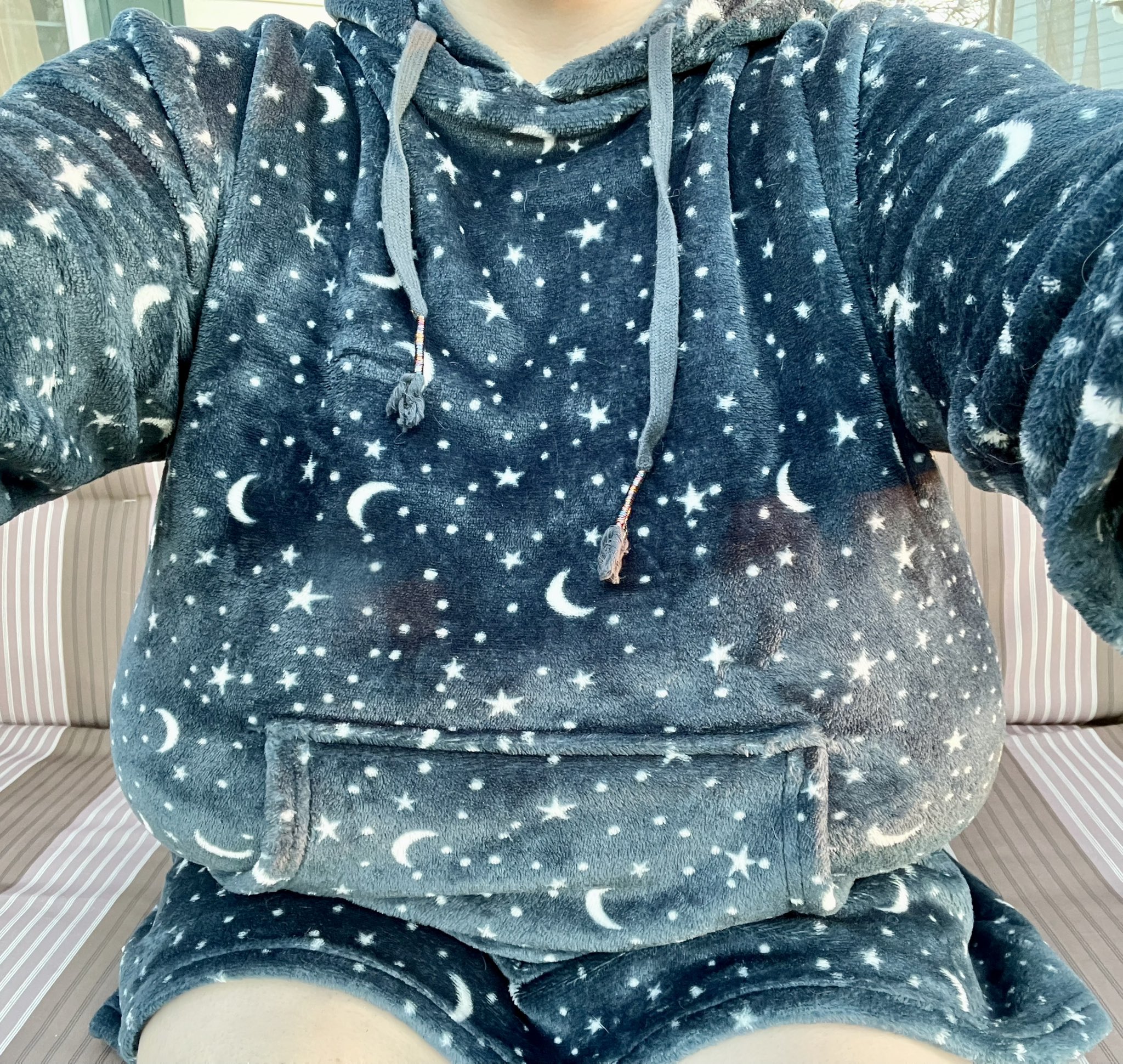 Rileslit🖤 on Twitter: "Pretty sure that pocket is supposed to be UNDER