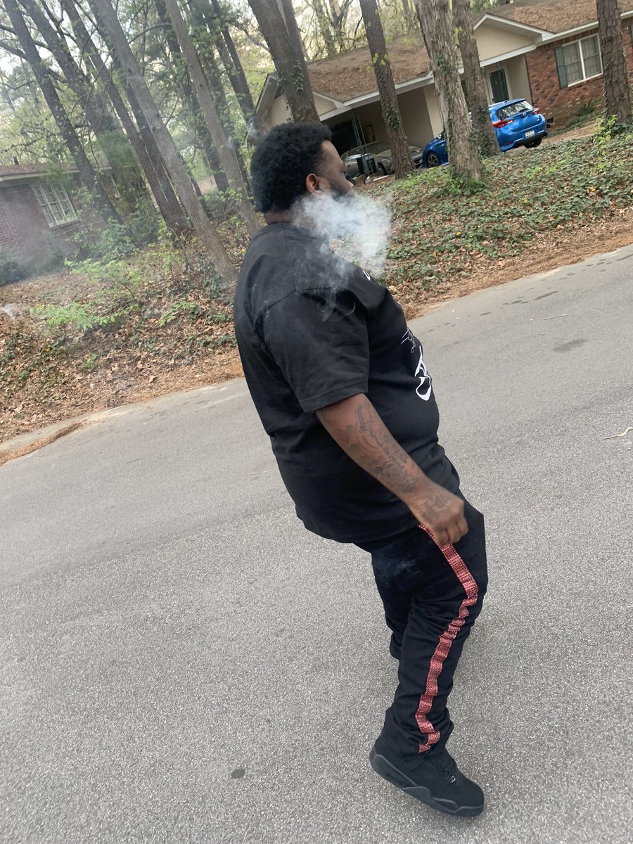 iamdopeboyJames's tweet photo. Wouldn’t be me if it wasn’t for crack house 🏠 🙏 https://t.co/N3AZd7hIkT