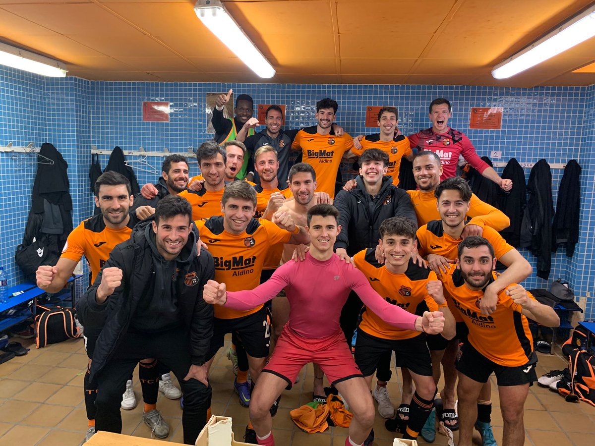 tcf_oficial's tweet photo. ¡Los tres puntos se quedan en San Gregorio!

El #TorrentCF vence al @CD_Olimpic por 4 a 1 con goles de Domínguez, @JorgeJulia_ y @Gblay11 frente a una afición que lleno las gradas de San Gregorio.

¡Lucharemos juntos hasta el final! #SangTaronja 🔥🔥 https://t.co/ImjzUqnaG6