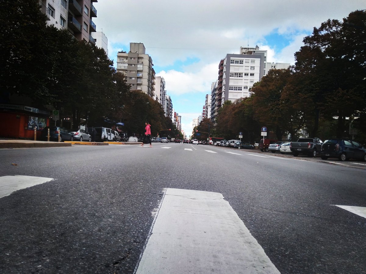 pablotamendi's tweet photo. #AvenidaColon de #MardelPlata #cityphotograpjy #streetphotography #streetphoto https://t.co/baHMIaWeqS