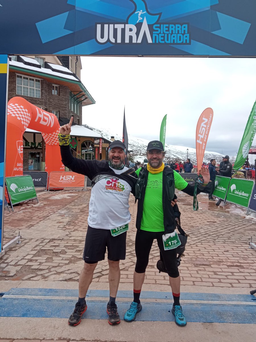 antonioper_mar's tweet photo. Emocionante mi #pandillabasura en la @ultrasierranev dando visibilidad a las enfermedades raras #correpormarinaysamuel y el cáncer infantil @criscancer mi rodilla no me ha dejado estar pero mi 💚 os ha acompañado https://t.co/uw4lX9nDRN
