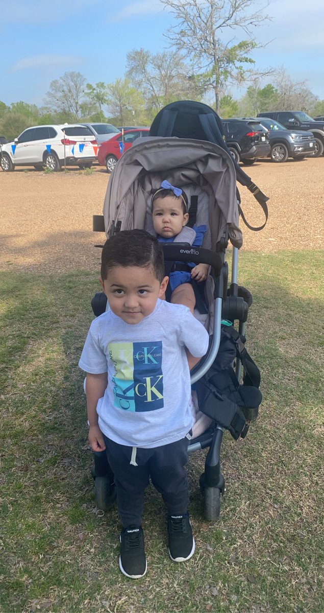 kberrios_07's tweet photo. No hay nada comparable como el tiempo en familia!!! Ver que mis niños disfruten me llena el alma 🥰😍 https://t.co/ufEXDJmGUM