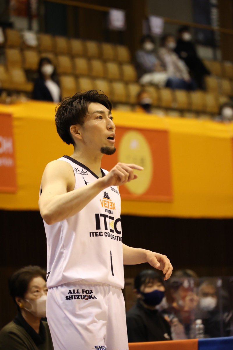 VELTEX_SHIZUOKA's tweet photo. 【ゲームレポート公開】
4/3 #豊田合成スコーピオンズ 戦ゲームレポート公開✅
#ファクンド・ミュラー HC #大友隆太郎 選手 #東祐太 選手のコメントを掲載しています。
🔽 レポート
https://t.co/g7c2fGJdPN
ゲームハイライトは後日アップ🤝
#ベルテックス静岡 #OVERCOM https://t.co/FVfEDTc29V