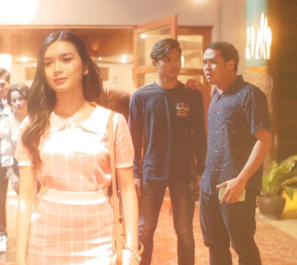 _shnsrn's tweet photo. Ganto din magiging itsura ko kapag nakita ko si @francinecarreld 🤣🤣

BOLA-BOLA FOURTH BITE

#BolaBolaEP4 https://t.co/uE0GO1LeOq