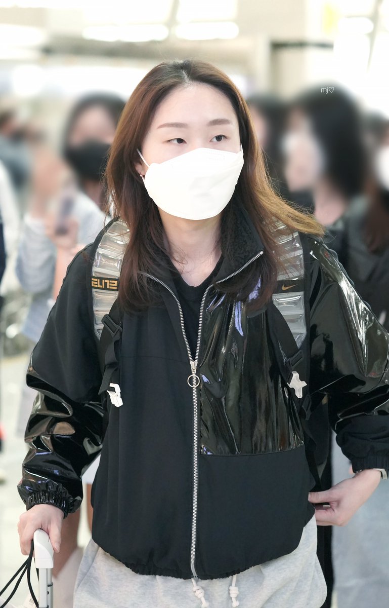 mjlover0909's tweet photo. 220403 ICN
걸음걸이가 당찬게 너무....머찐언니🥲

#최민정 #쇼트트랙 https://t.co/PIdqdrmkBg