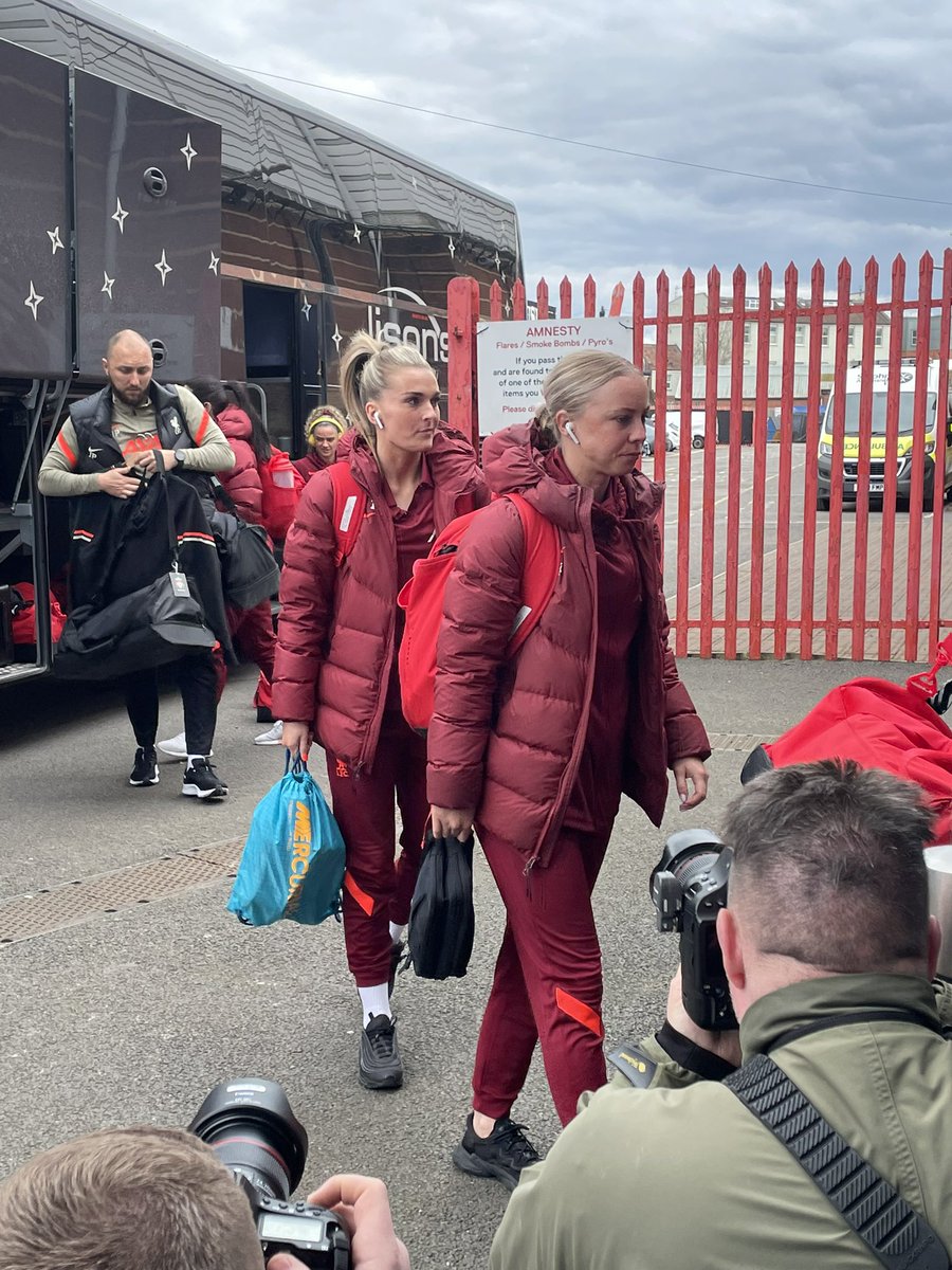 2gethertuneless's tweet photo. Nice and Relaxed looking Reds 🔴
#LFCW #LFC #LFCWomen #LiverpoolFCW #LFCFamily #YNWA #UPTHEREDS #2gethertuneless #OperationPromotion #OnePointIsAllItTakes https://t.co/aqKXXVdfuG