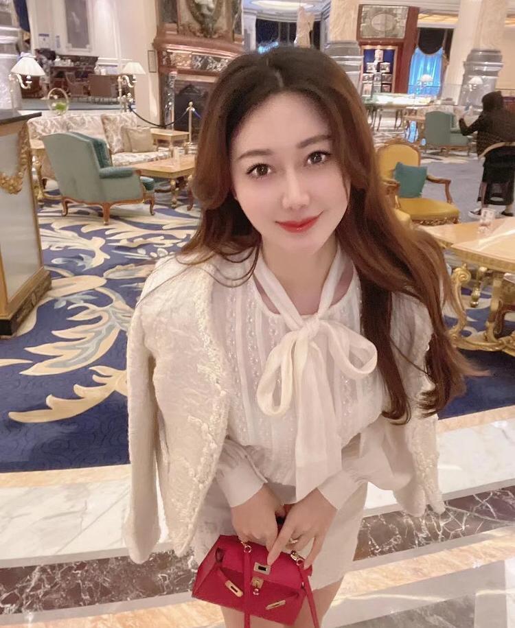 nameun73's tweet photo. The world is very big, what we need to do is to work hard to fulfill our dreams, please take care of them. https://t.co/eLyzgtO9lh