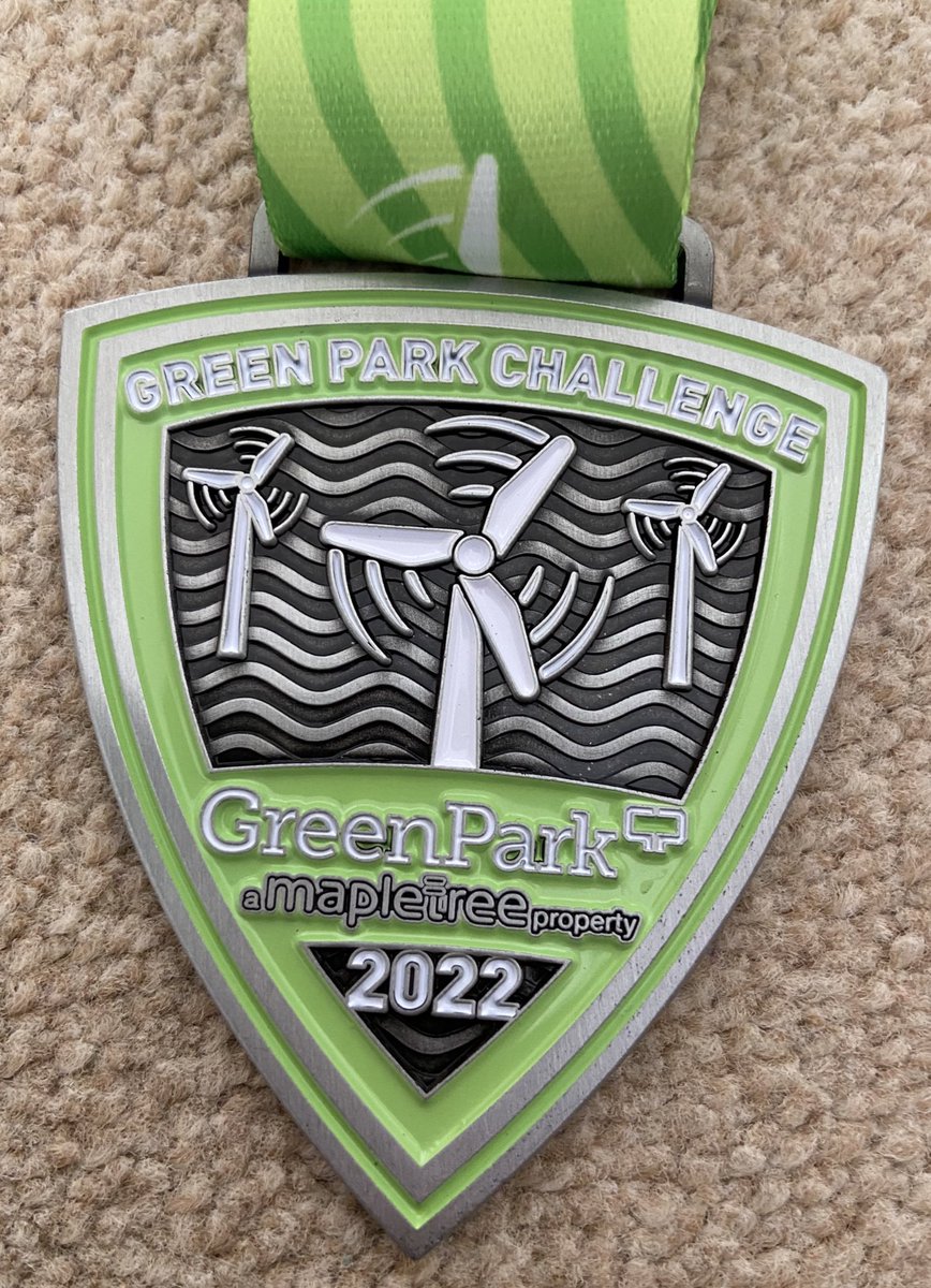 MinimizeEnergy's tweet photo. Loving the medals and @GreenParkUK freebies for the @readinghalf Green Park Challenge today. Especially the use of @ecotricity wind turbine on the medal !! Great event, well organised. My nippers loved it !! https://t.co/jPdI4yZe8p