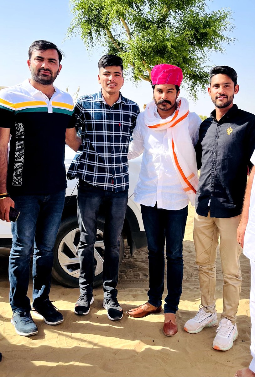 JnvuSohan's tweet photo. अज़ीज़ मित्र छात्र नेता ओसियां भानु जी खोत के सामाजिक कार्यक्रम में ... 🙏
@BhanuKhoth @withabhinsui @Dc_Nsui @Hanuman06341080 https://t.co/tYk1l7fCI1
