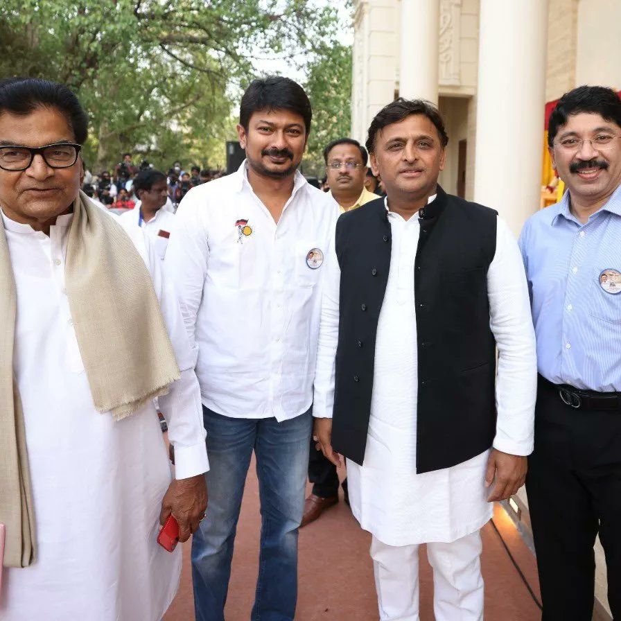 So10976941's tweet photo. Best Wishes to DMK for their new office in Delhi! https://t.co/3deKwMyEGC