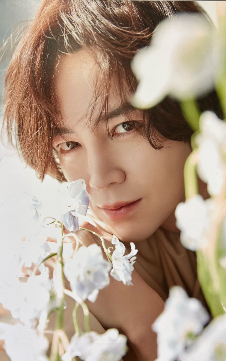 JkSvoyage's tweet photo. グンちゃんのアイデアで🌸
「Blooming」のアルバム発売日を3/30にしてくれてありがとう。
TLがお花とグンちゃんで春爛漫🌸
なんて綺麗なの〜💕
ステイホームで幸せなお花見🌸が出来たよ♬

#チャン・グンソク ＃時を駆けて #Blooming https://t.co/T2NEkMaQ5Q